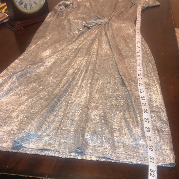 Vince Camuto color Silver size 2 - Picture 15 of 15